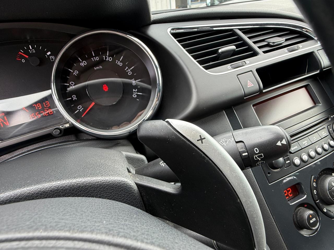 Peugeot 3008 1.6 HDi 110CV cambio robotizzato Tecno