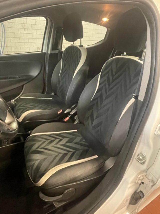 LANCIA Ypsilon 1.2 69 CV 5 porte Gold