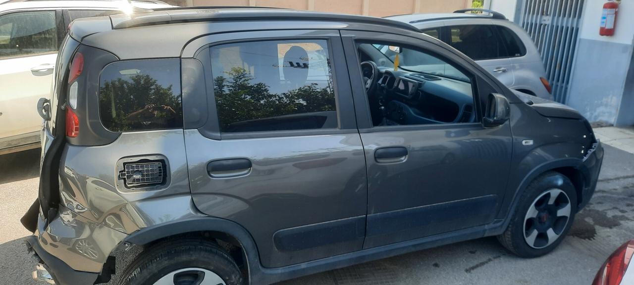 Fiat Panda 1.0 FireFly S&S Hybrid City Cross anno 2023