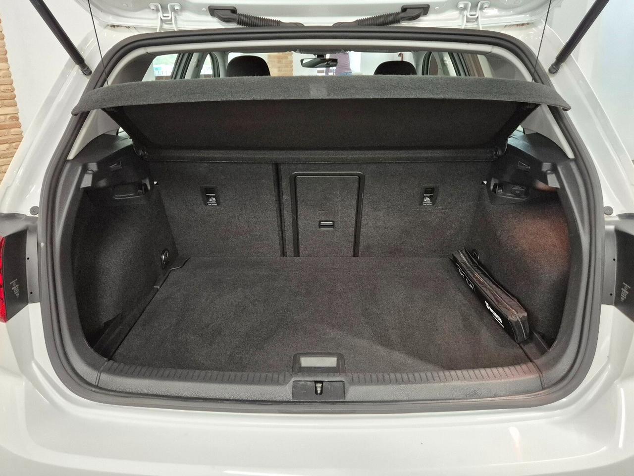 Volkswagen Golf 1.0 TSI 115 CV 5p. Business BlueMotion Technology