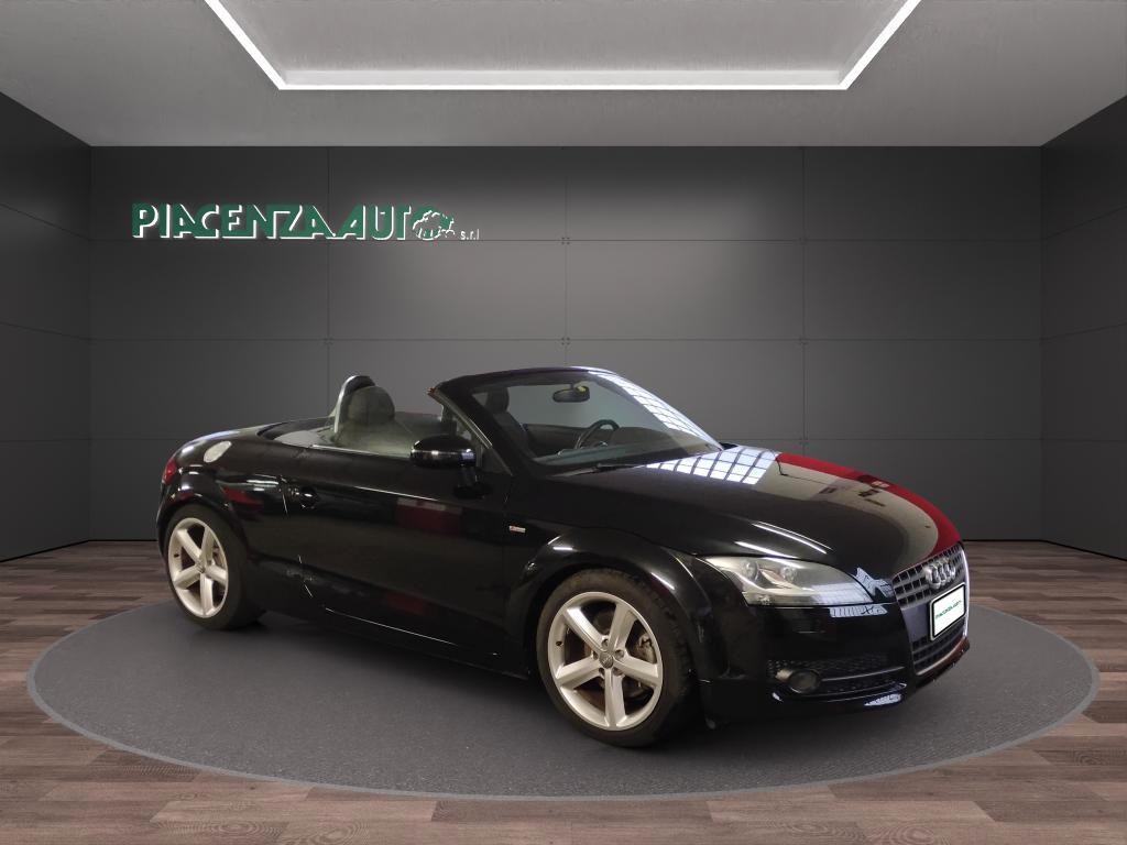 Audi TT Roadster 2.0 tfsi S-LINE...CERCHI 18..XENON..SERVICE AUDI