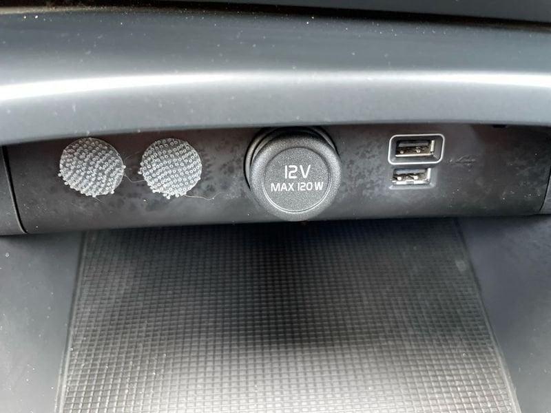 Volvo XC40 1.5 t3 Momentum Pro 163cv auto my21