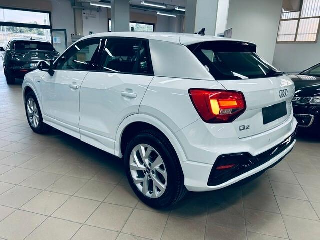 Audi Q2 35 TDI S tronic Identity Black