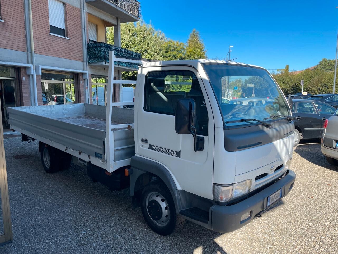 Nissan Cabstar 0000