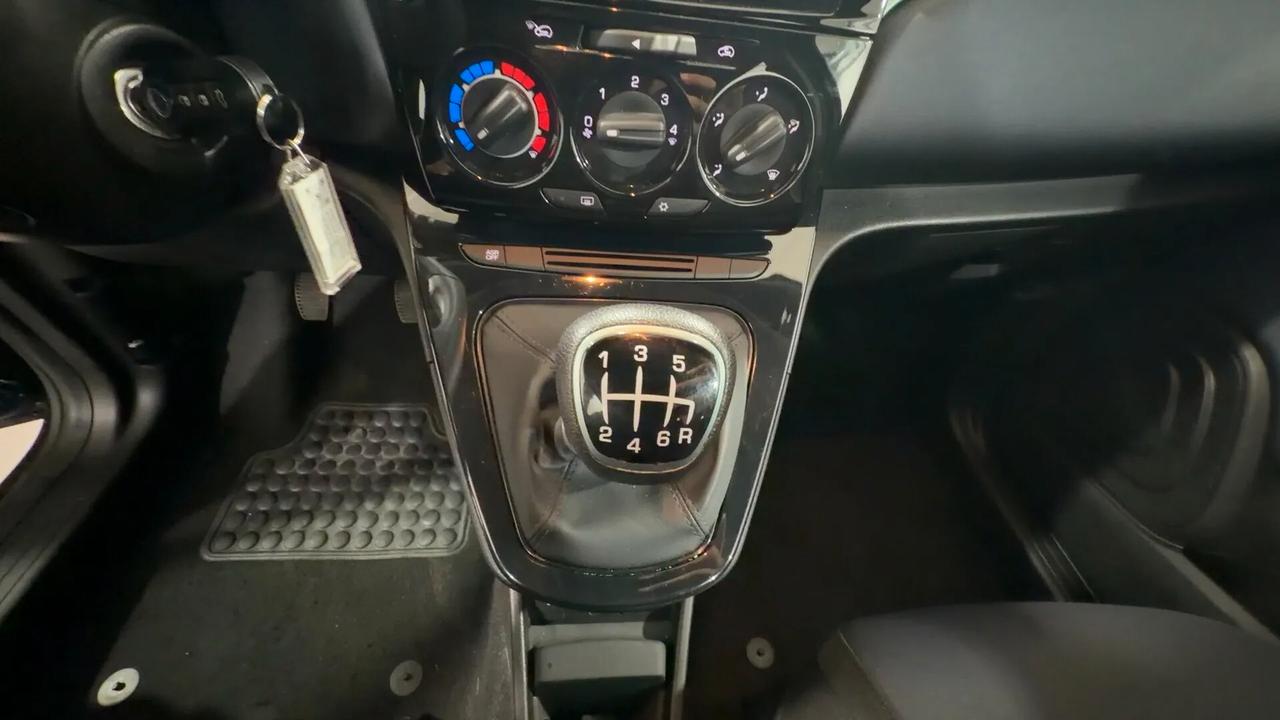 Lancia Ypsilon 1.0 FireFly 5 porte S&S Hybrid Platino