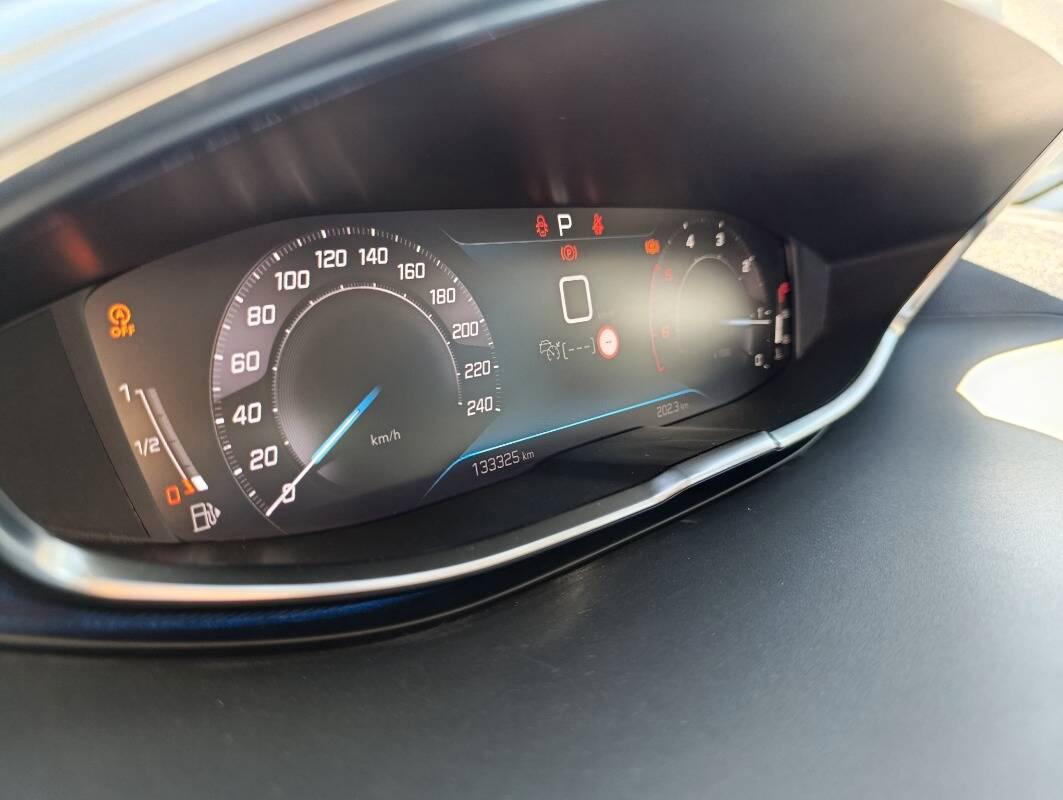 Peugeot 3008 II 1.5 bluehdi Allure s&s 130cv eat8 UNIPROPRIETARIO