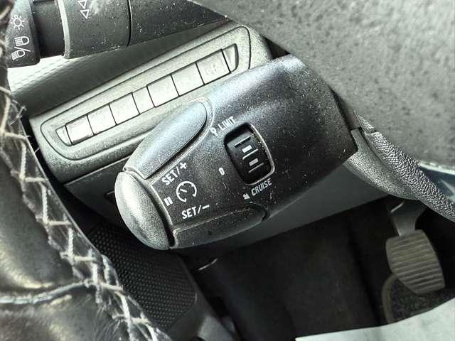 Peugeot 2008 1.2 vti Allure 82cv NEOPATENTATI