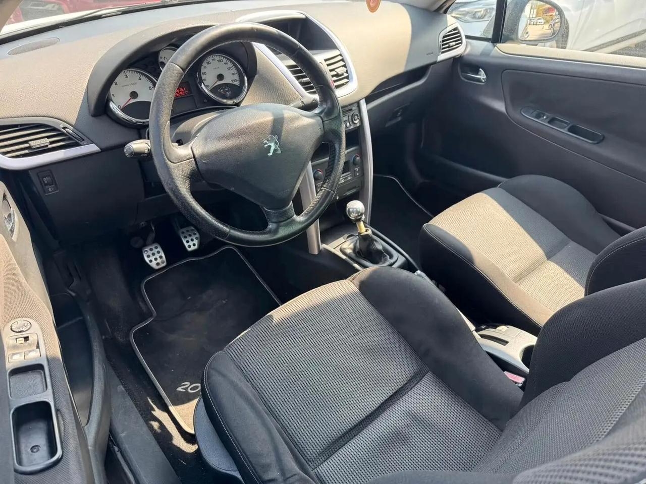 Peugeot 207 1.6 HDi 110CV CC Féline CABRIO