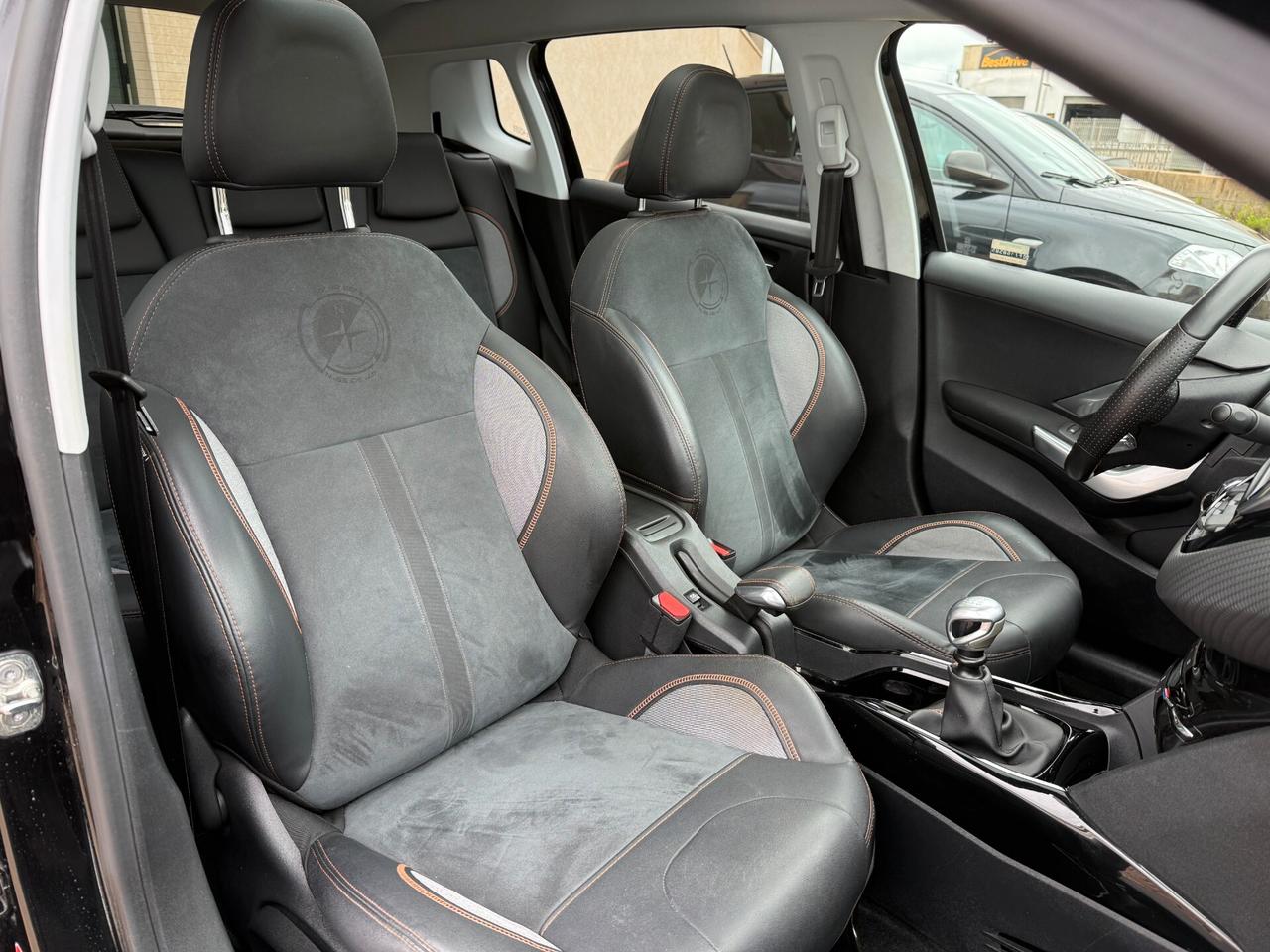 Peugeot 2008 BlueHDi 120 S&S Tetto Pelle JBL Luci Ambiente