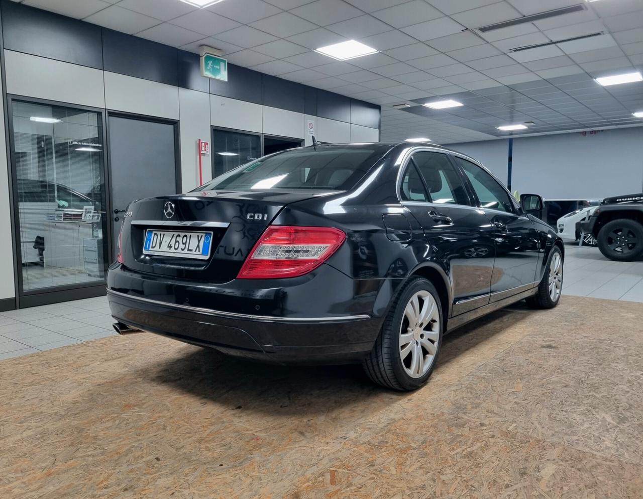 MERCEDES-BENZ C 220 CDI 170 CV AVANTGARDE AMG
