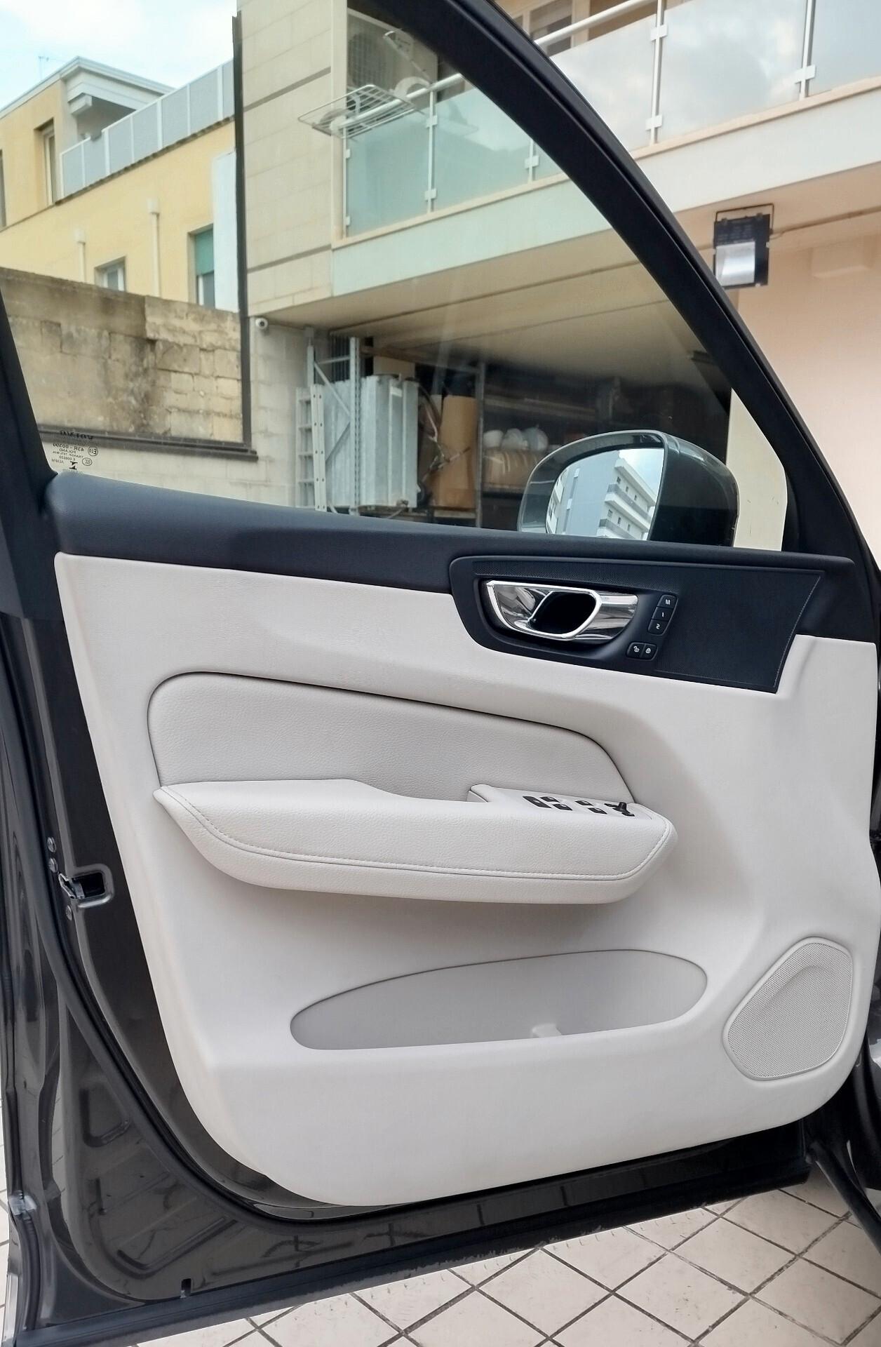 Volvo XC 60 AWD D4 Geartronic Inscription