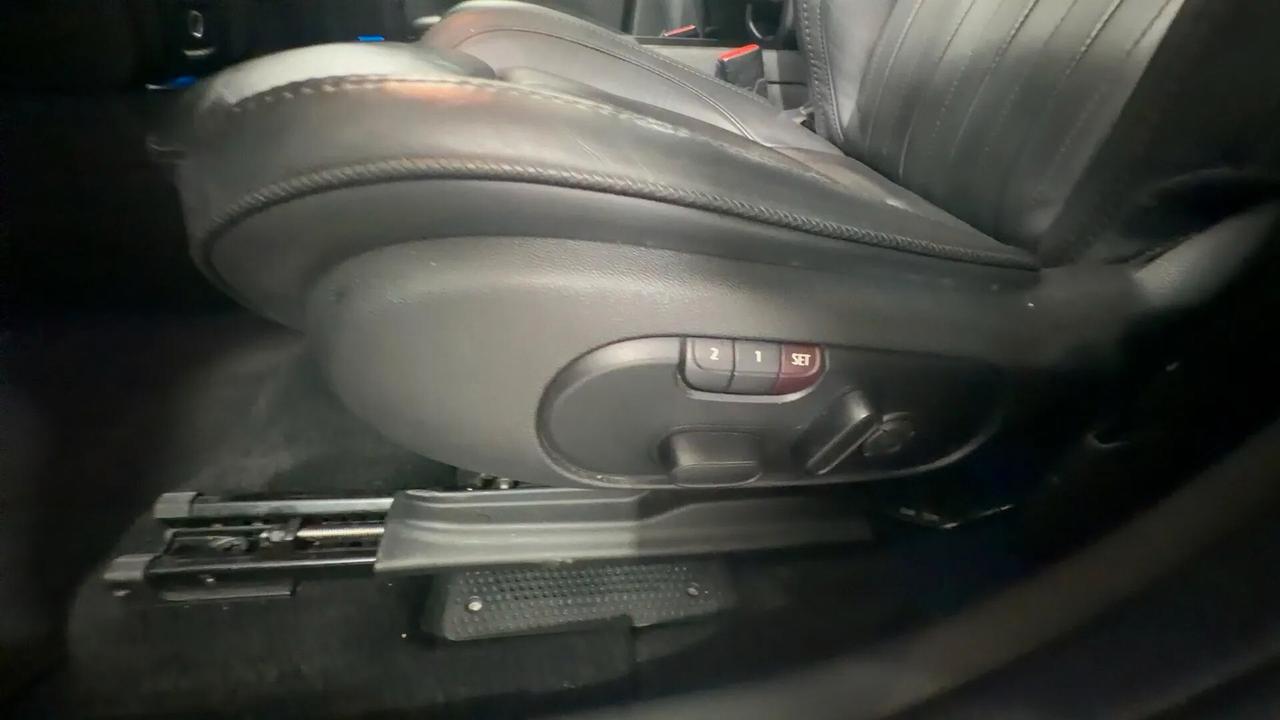 Mini Cooper Countryman 1.5 Essential Full