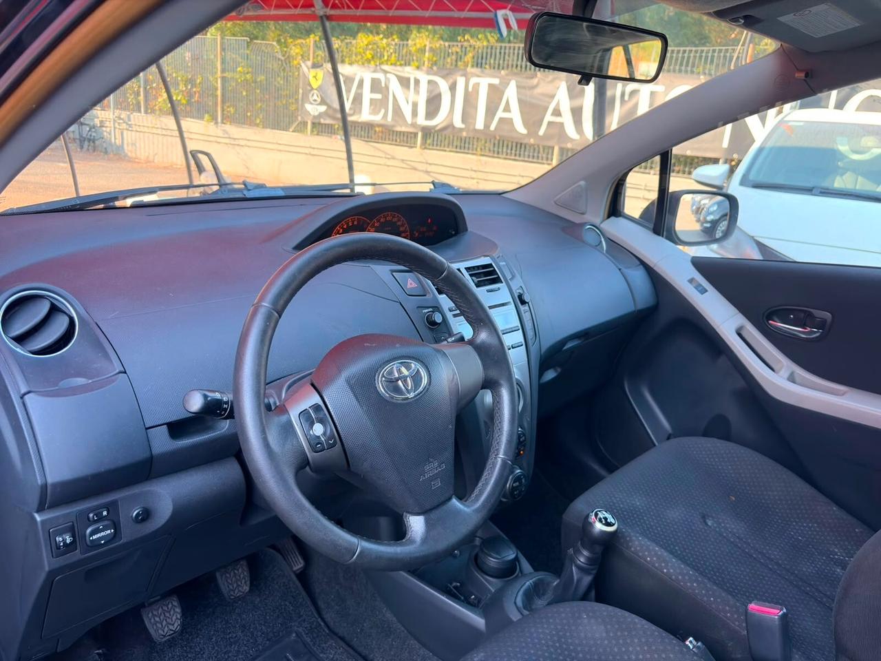 Toyota Yaris 1.0 5 porte Sol