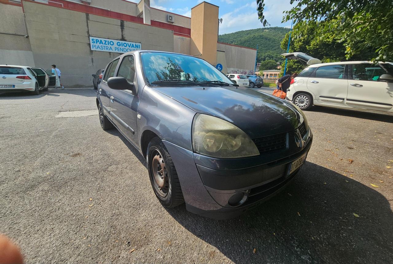 Renault Clio Storia 1.2 5 porte 2009 GPL OK NEOPATENTATI