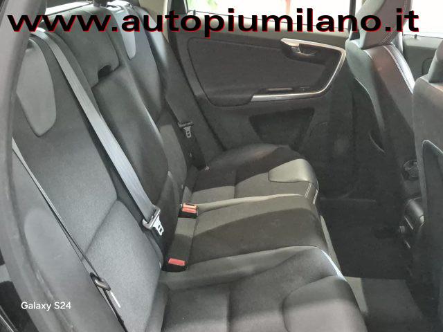 VOLVO XC60 D4 AWD Geartronic Kinetic