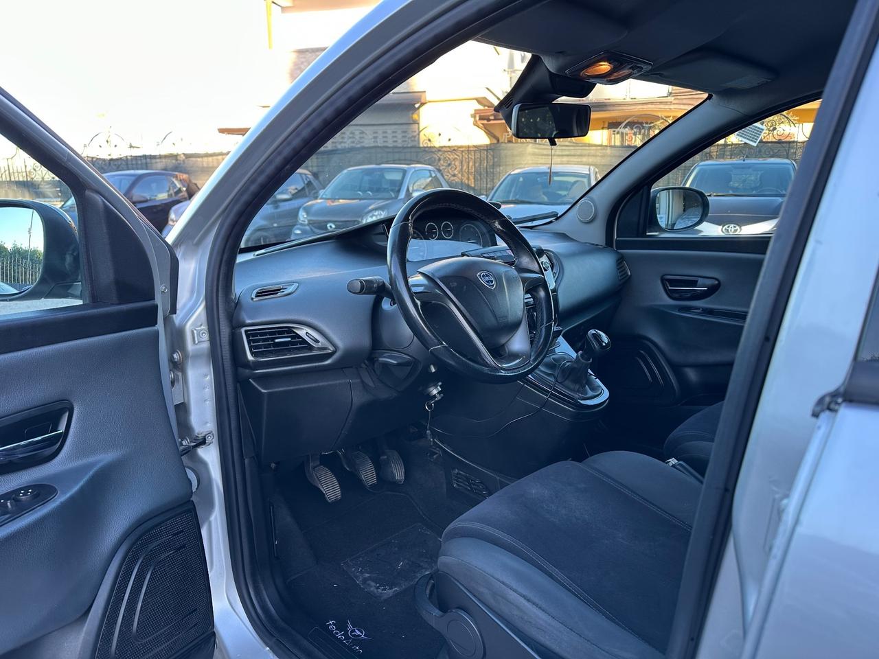 Lancia Ypsilon 1.3 MJT 16V 95 CV S&S Gold 2013
