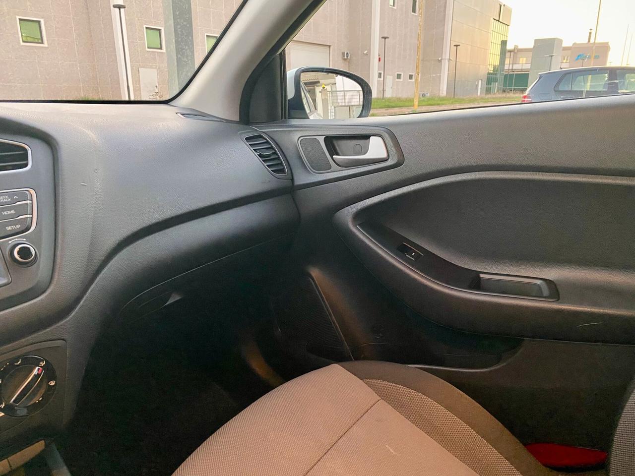 Hyundai i20 1.2 benzina 84 cv. 5 porte