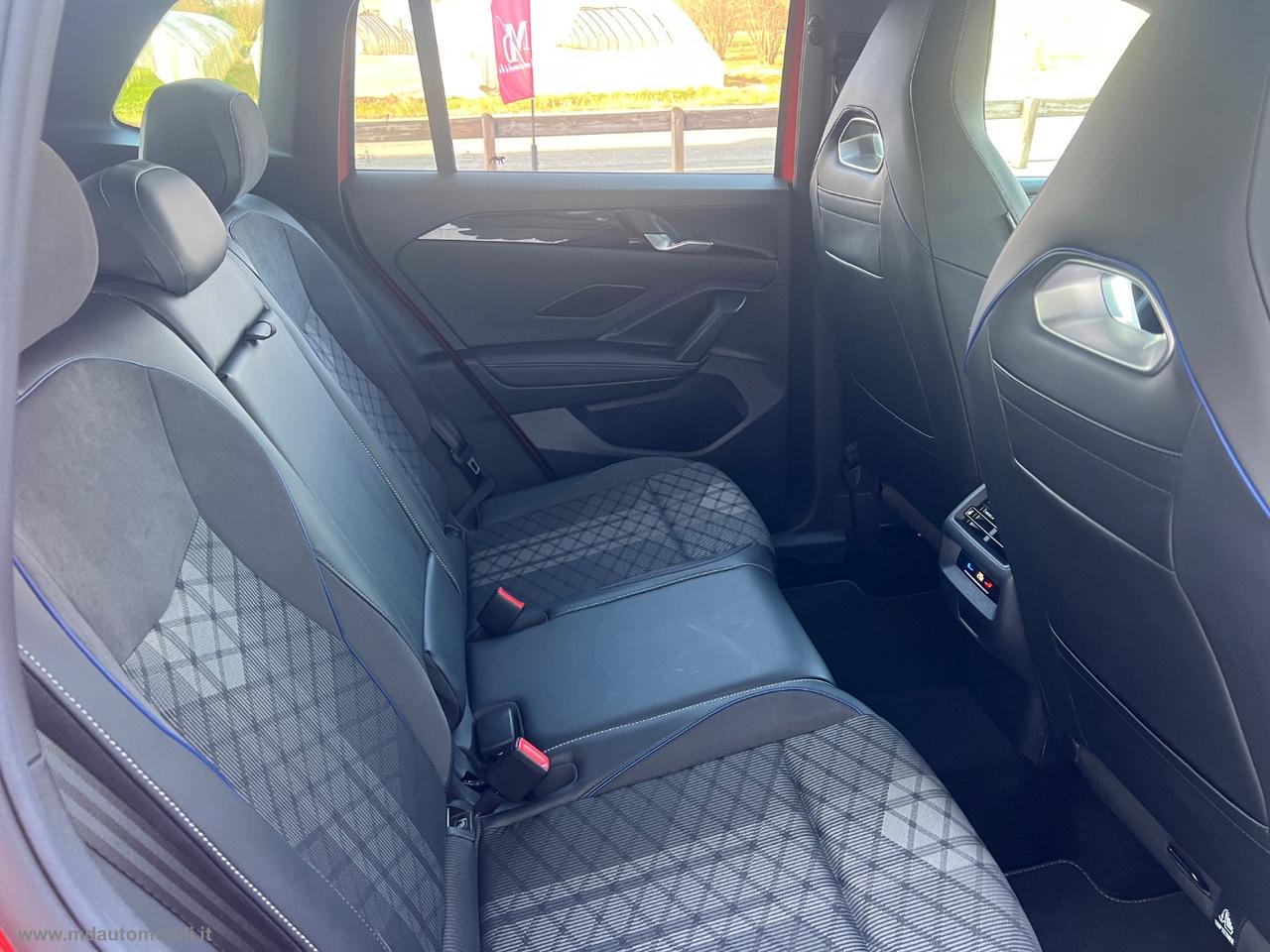 VOLKSWAGEN Tiguan 2.0 TDI 150CV SCR DSG R-Line NUOVO MODELLO IVA ESPOSTA