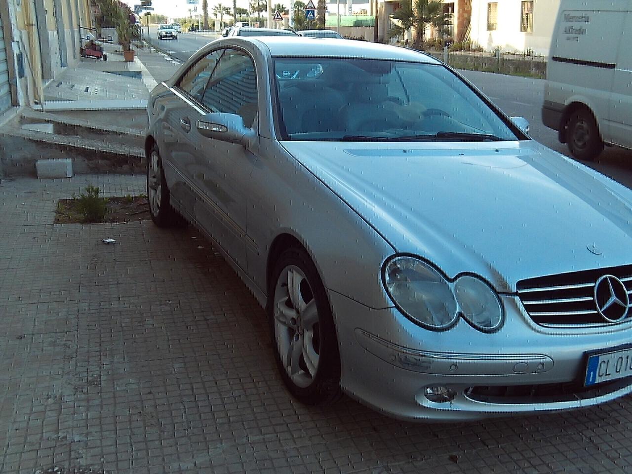 Mercedes-benz E 270 COUPE