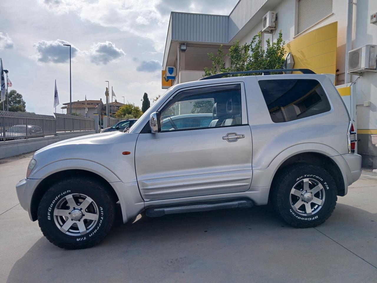 MITSUBISHI Pajero 3.200 DI-D 160cv 3p. GLS1