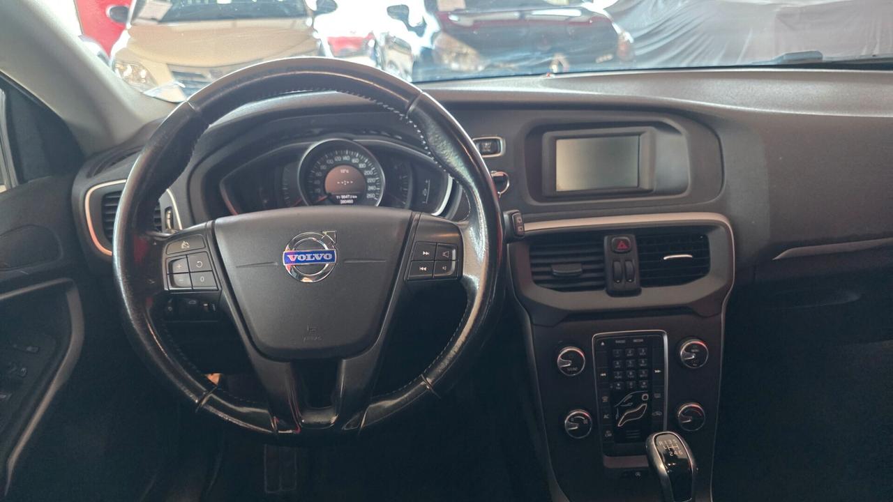 Volvo V40 D2 1.6 summum (84kw)