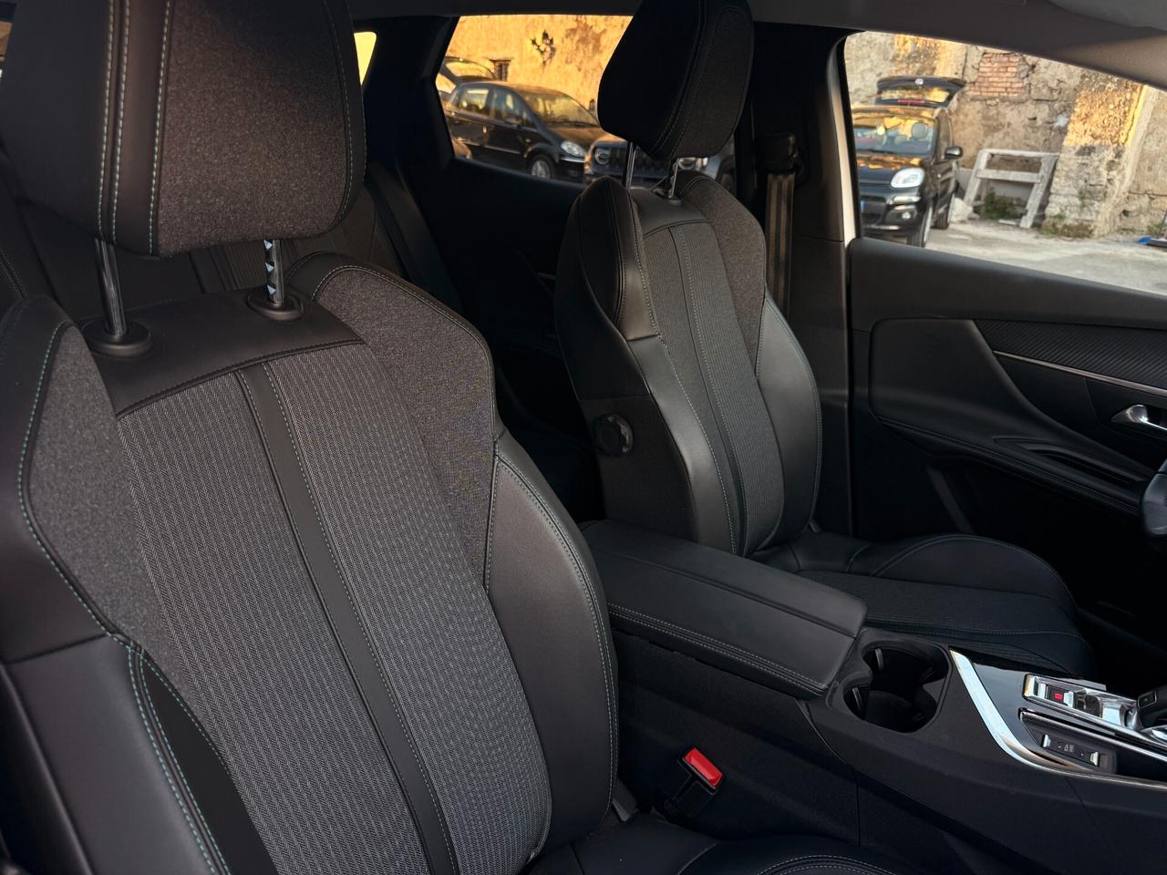 Peugeot 3008 BlueHDi 130 S&S EAT8 Allure Pack