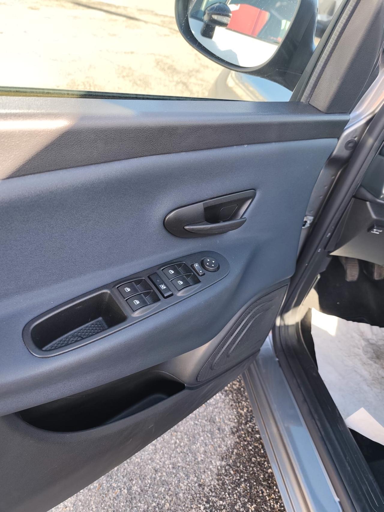 Lancia Ypsilon 1.0 FireFly 5 porte S&S Hybrid Platino