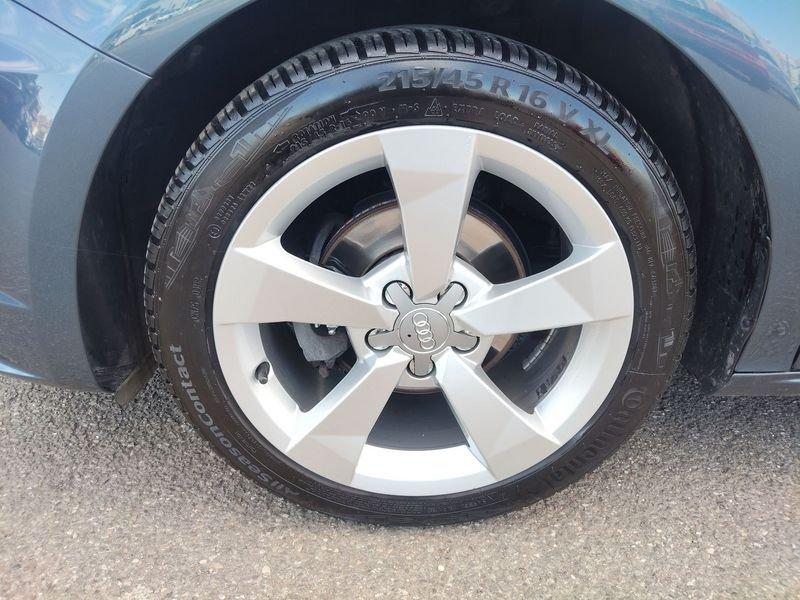 Audi A1 A1 Sportback 1.0 tfsi Sport 82cv