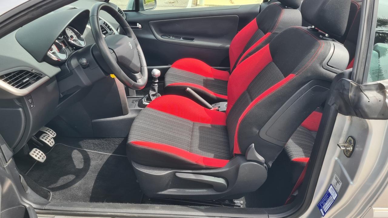 Peugeot 207 1.6 8V HDi 112CV CC Sweet Years