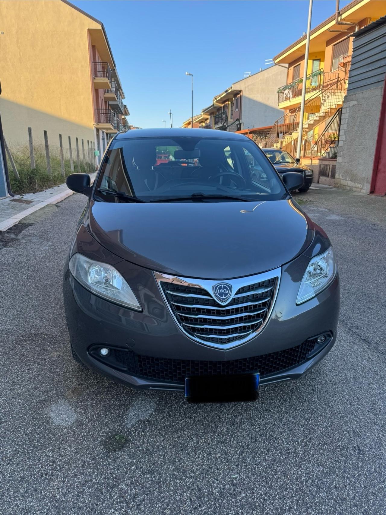 Lancia Ypsilon 0.9 TwinAir 85 CV 5 porte Metano Ecochic Gold