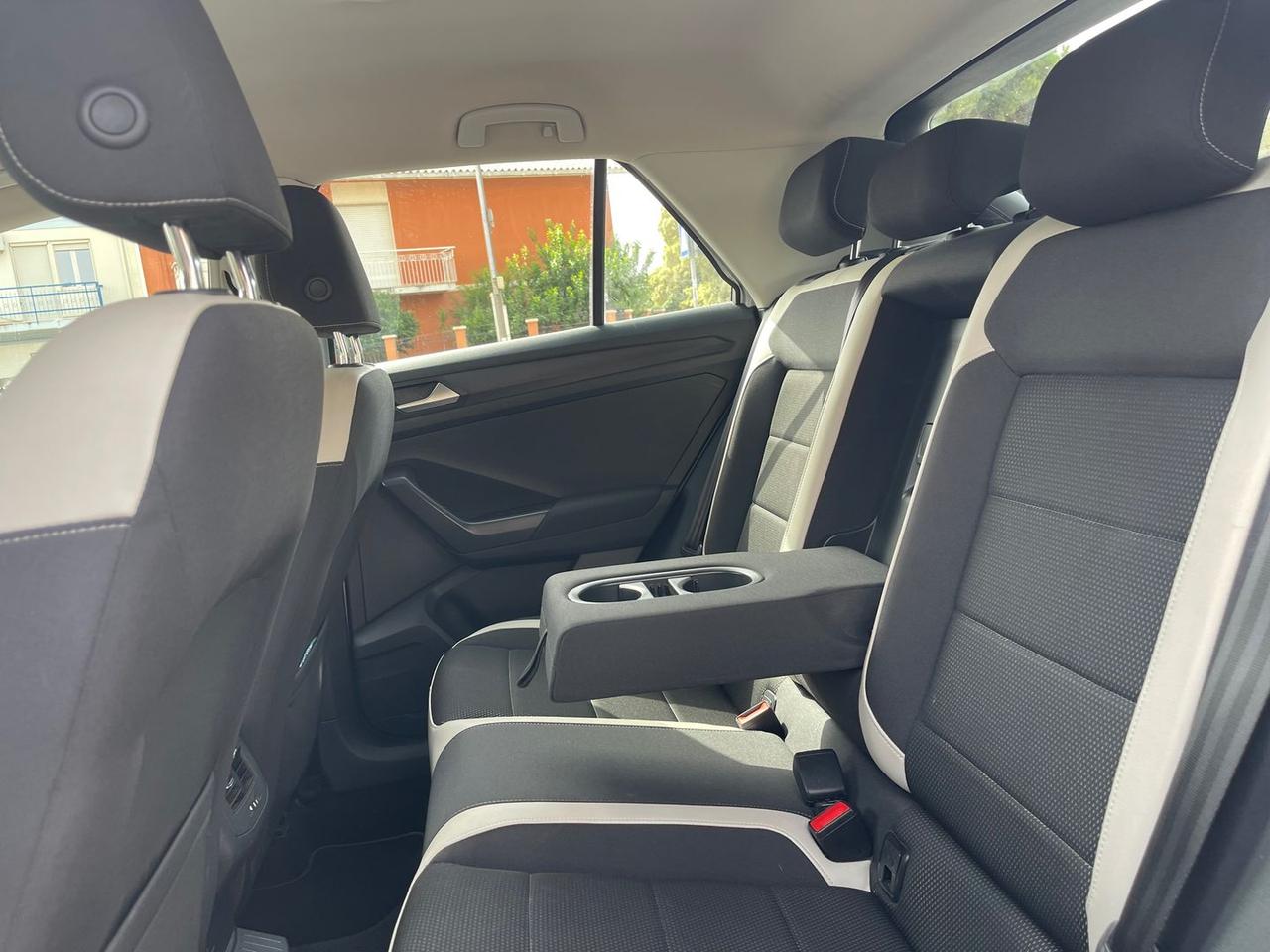 Volkswagen T-Roc 2.0 TDI Advanced #12150
