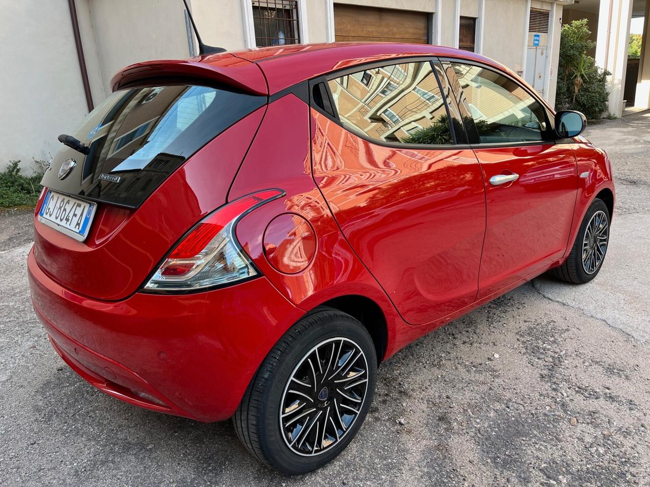 Lancia Ypsilon 1.0 FireFly 5 porte S&S Hybrid Ecochic Gold