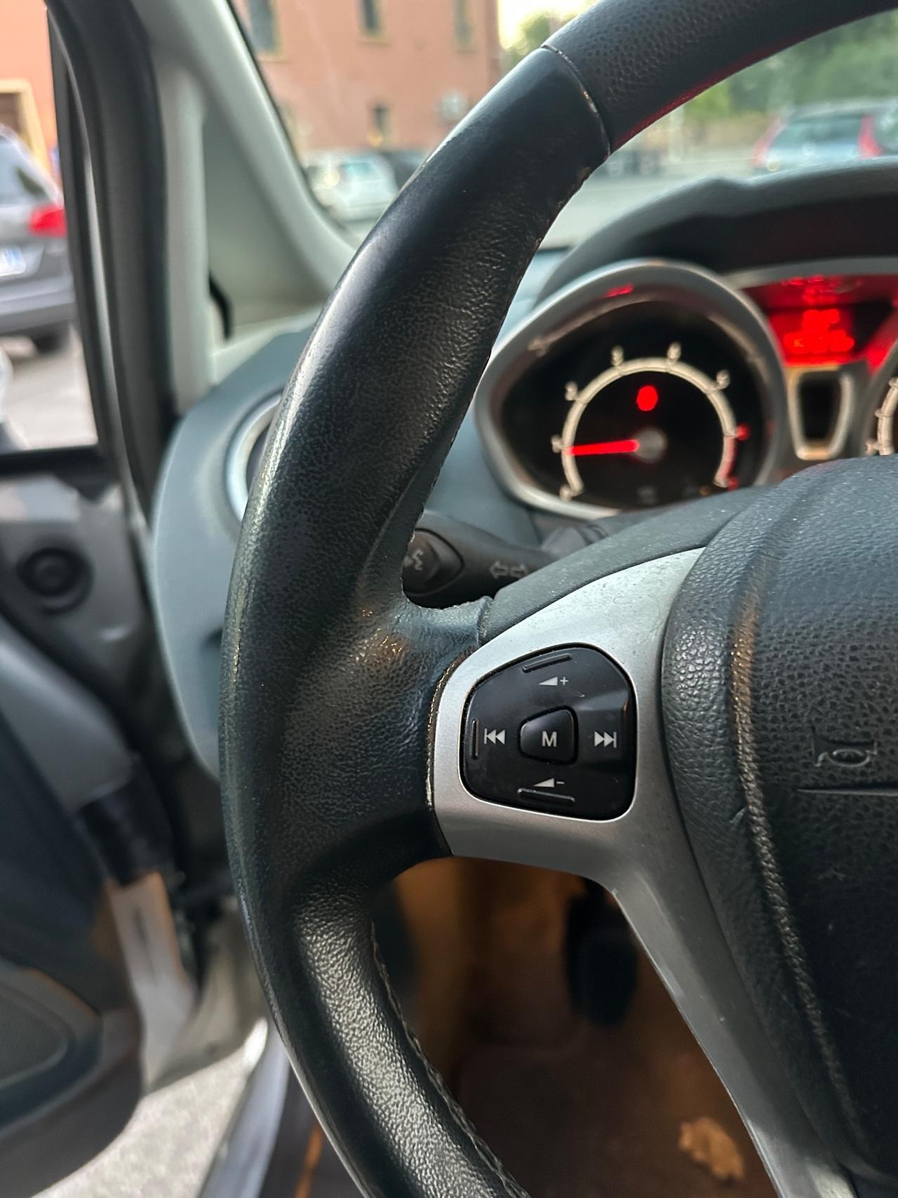 Ford Fiesta 1.4 5 porte Bz.- GPL Titanium