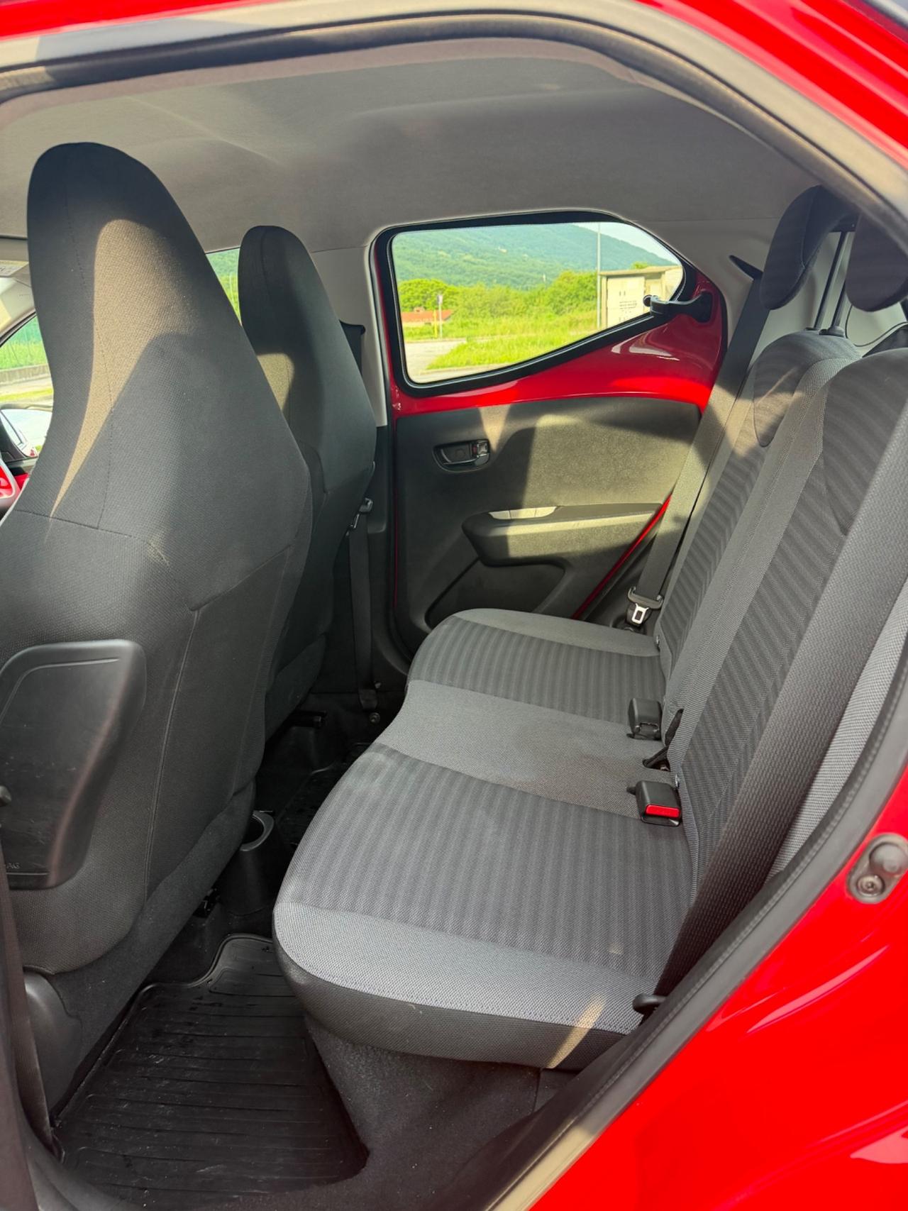 Toyota Aygo 1.0 VVT-i 72 CV 5 porte x-clusiv