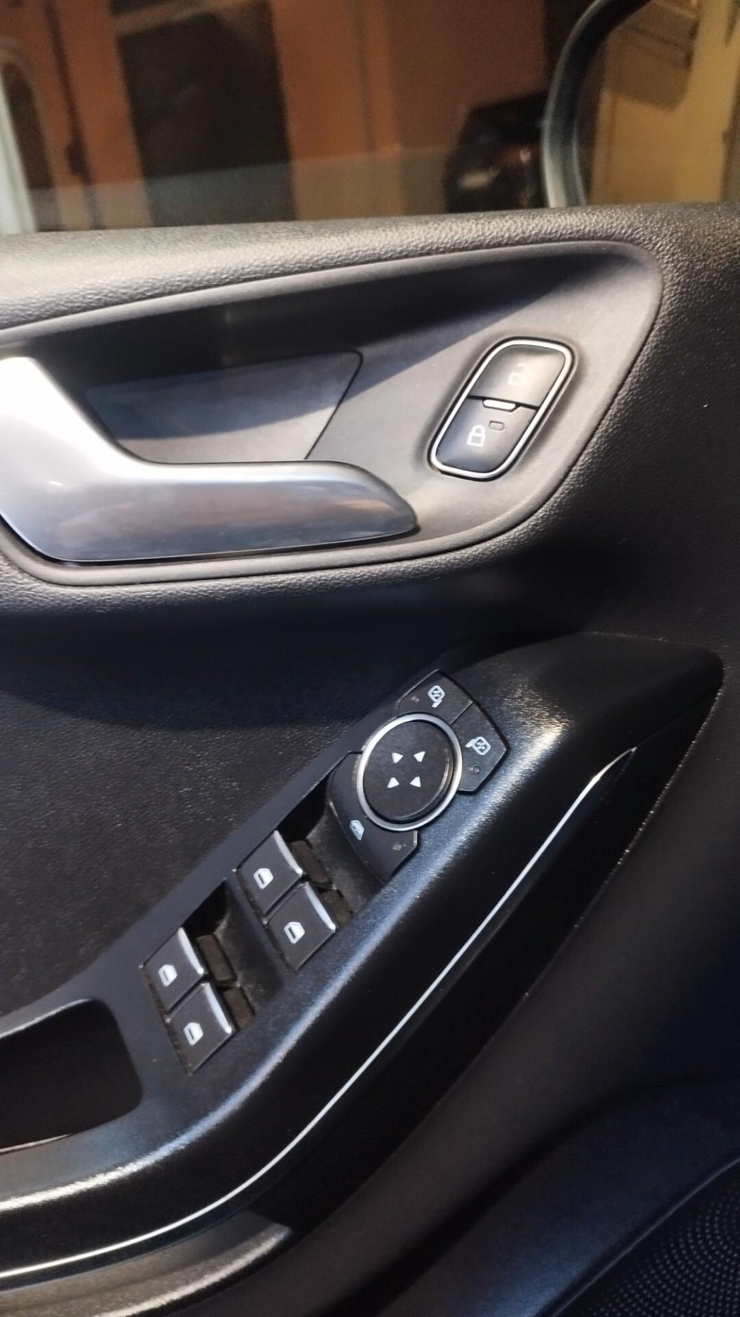 Ford Fiesta 1.5 TDCi 75CV 5 porte ST-Line