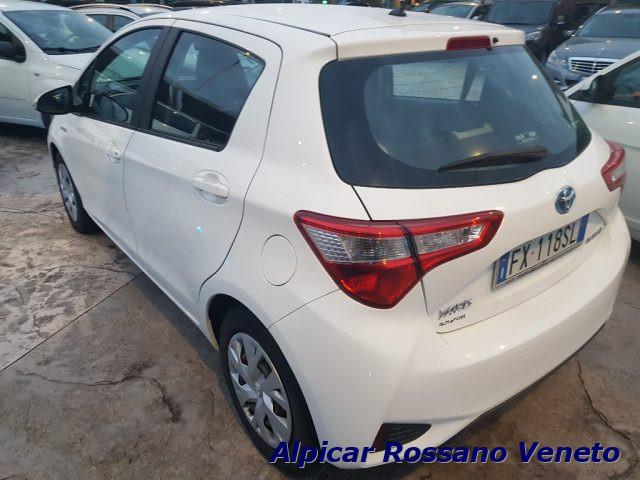 TOYOTA Yaris 1.5 Hybrid 5 porte Business