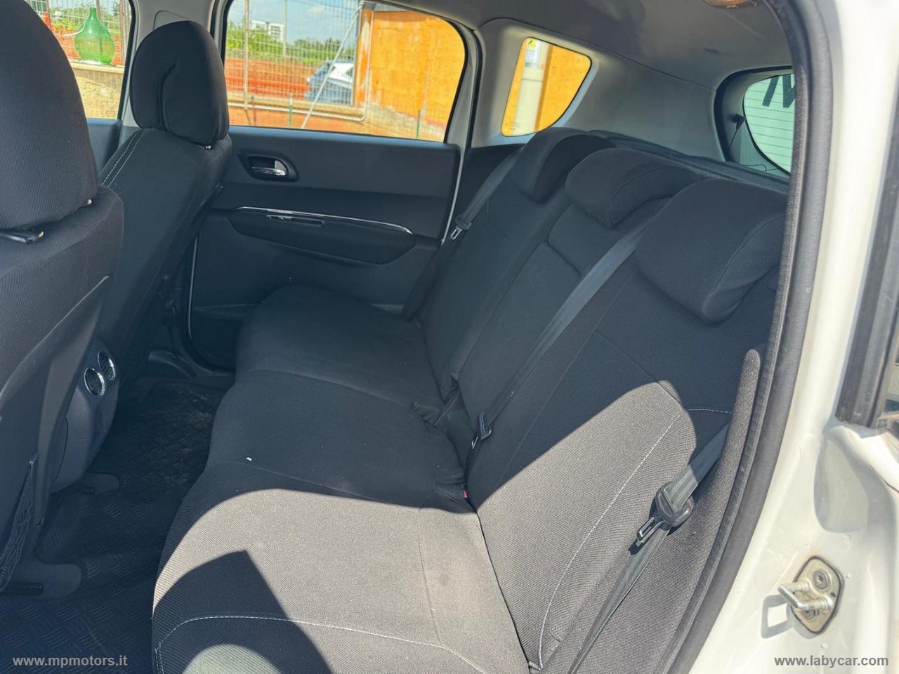 PEUGEOT 3008 BUSINESS 1.6 HDi 110CV