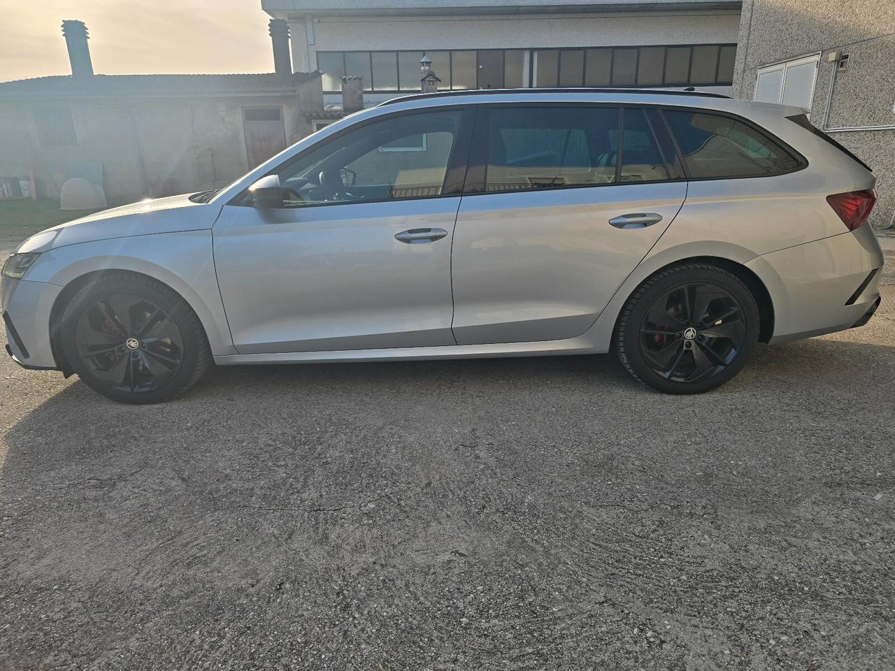 Skoda Octavia 2.0 TDI EVO SCR 200 CV DSG Wagon RS