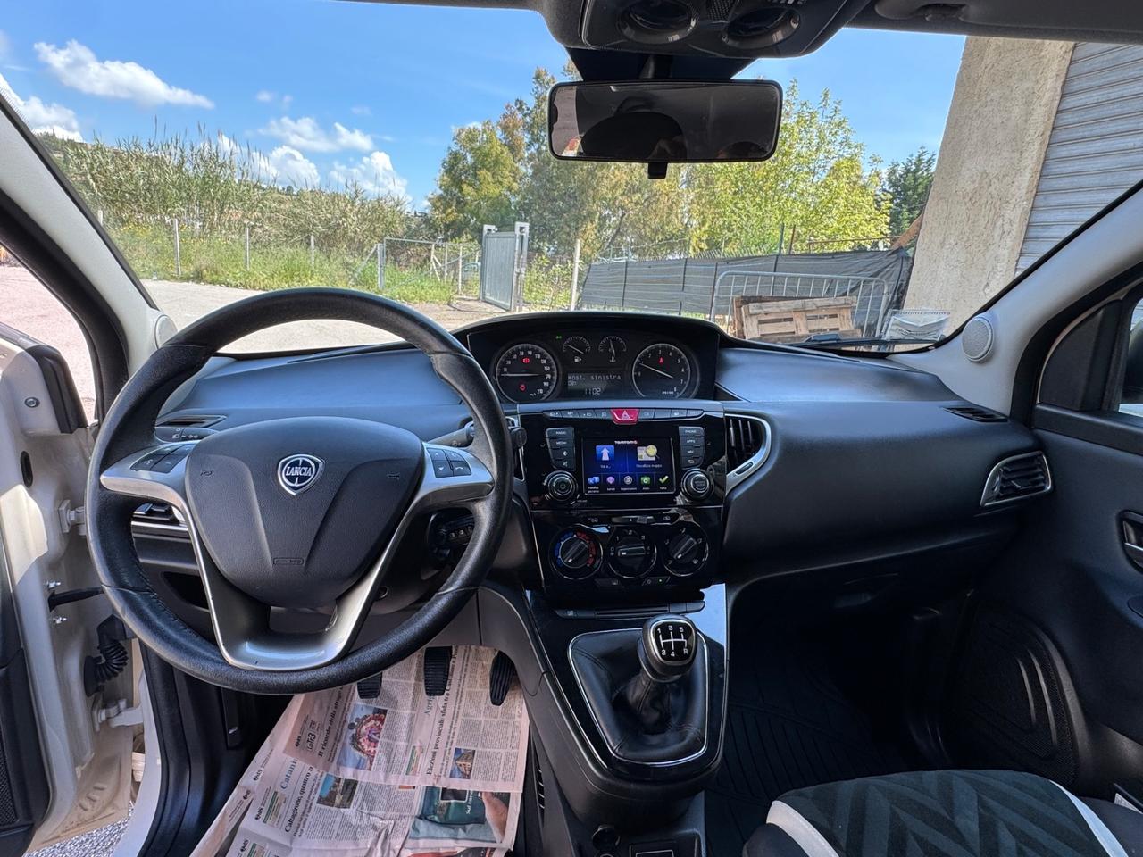 Lancia Ypsilon 1.2 69 CV 5 porte Platinum
