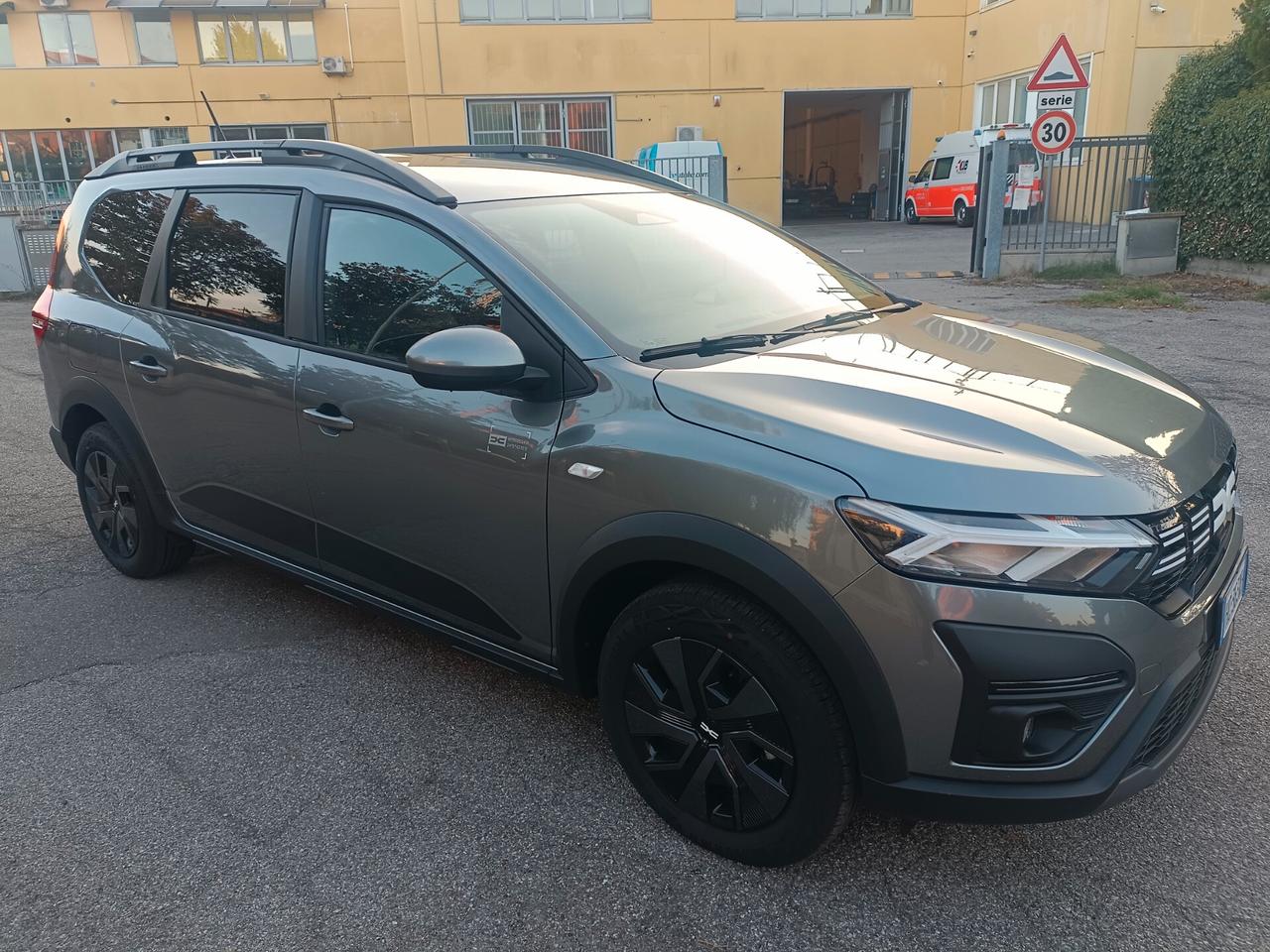 Dacia Jogger Hybrid 7 posti Expression