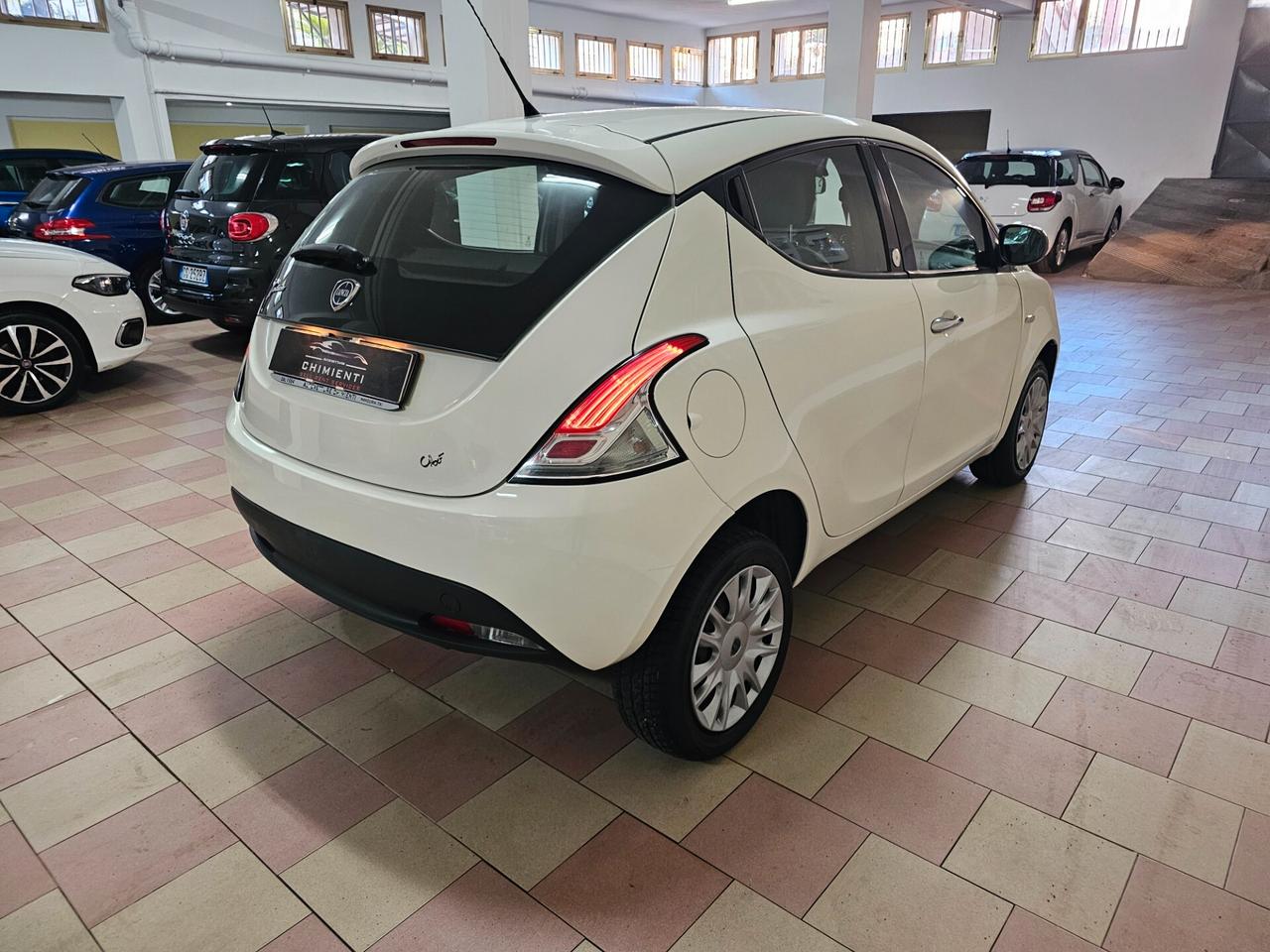 Lancia Ypsilon 0.9 TwinAir 85 CV 5 porte Metano Ecochic Gold
