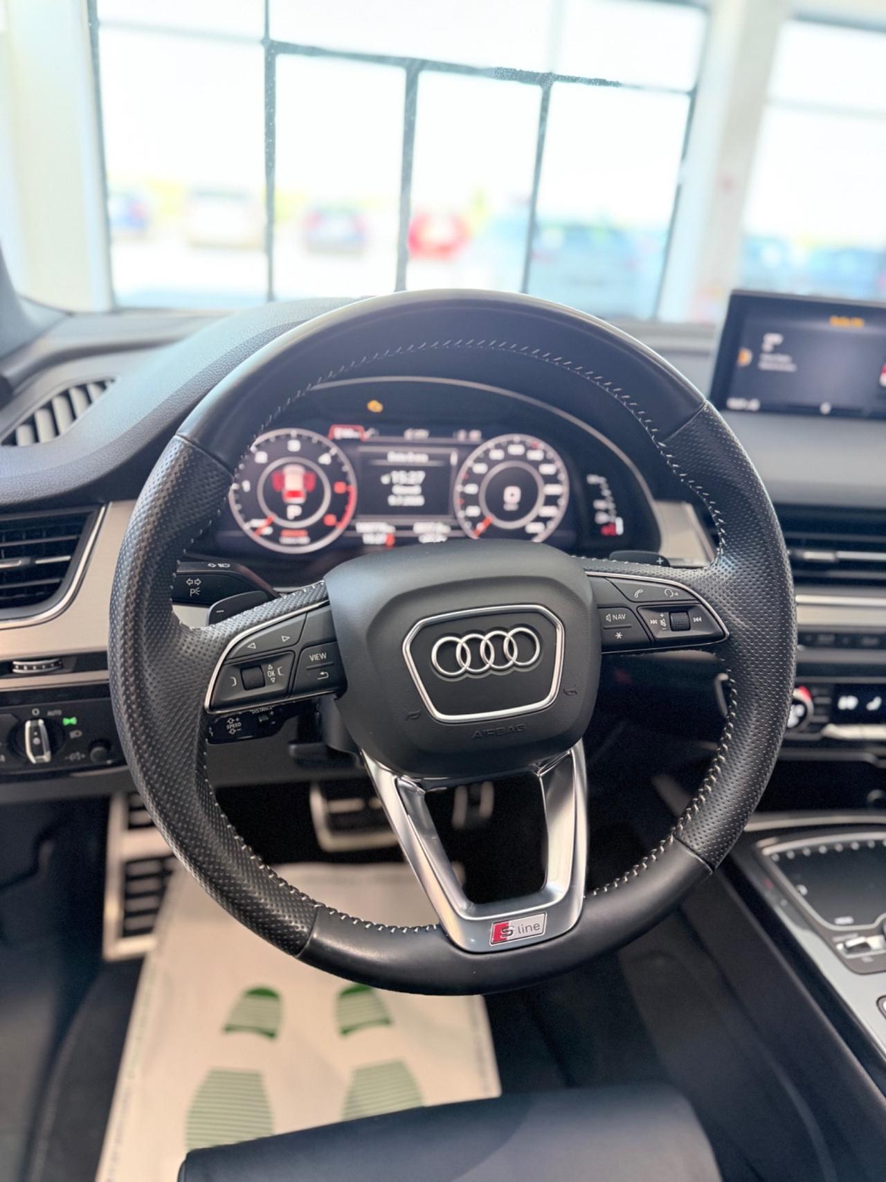 Audi Q7 50 TDI quattro tiptronic Business Plus