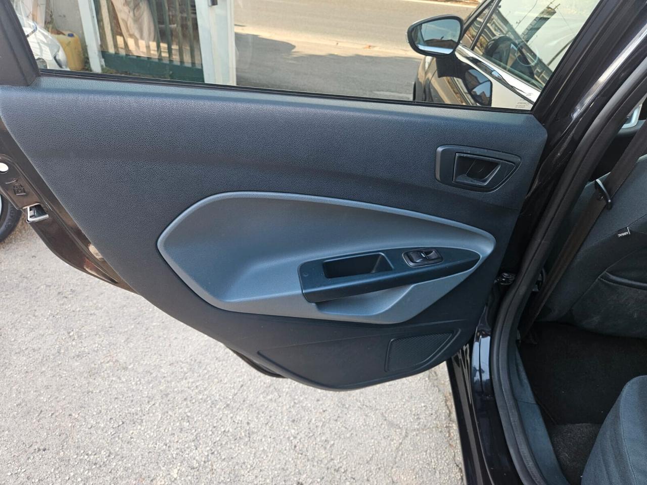 Ford Fiesta 1.2 Titanium 2010