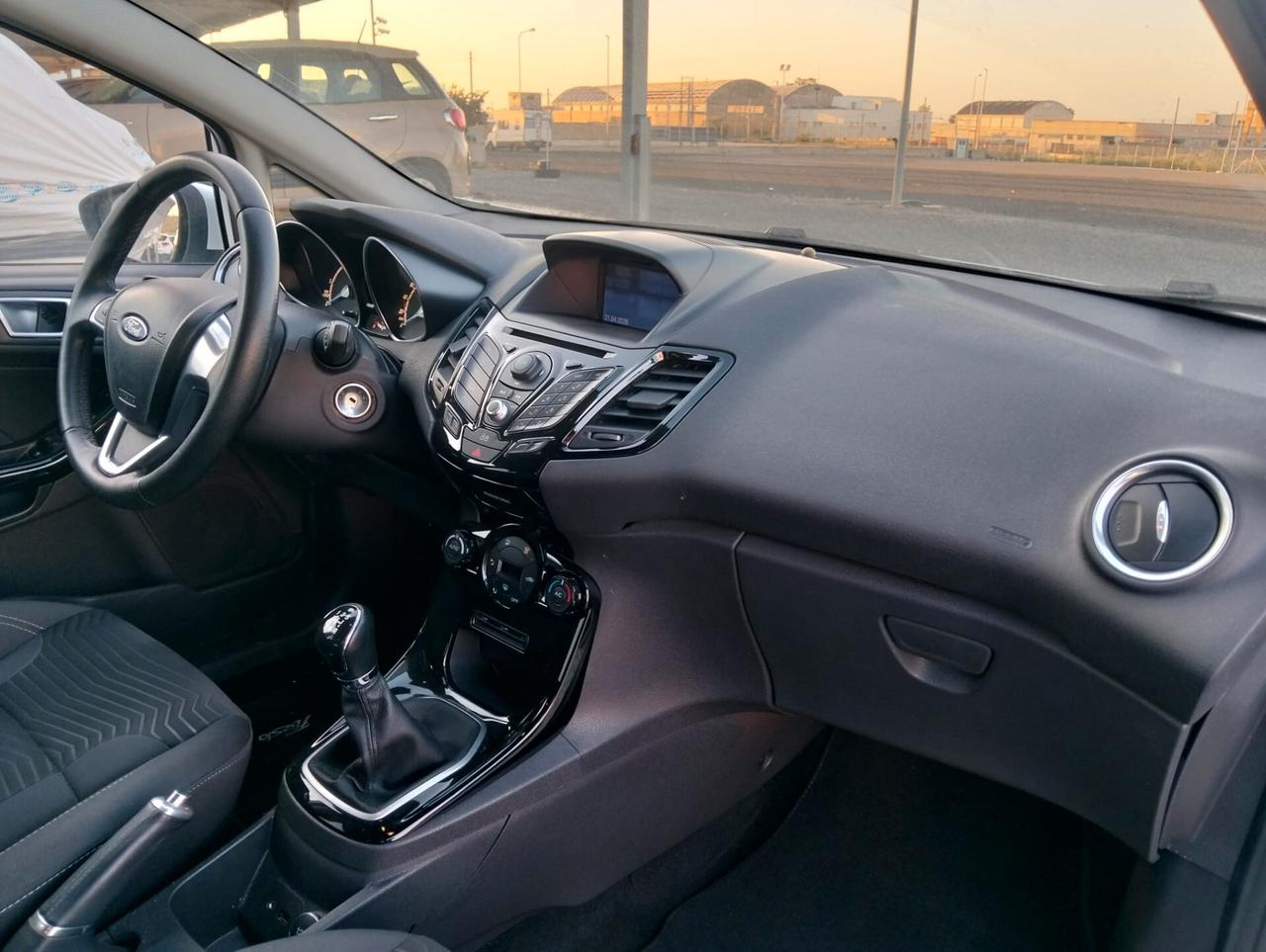 Ford Fiesta 1.5 TDCi 75CV 5P Titanium