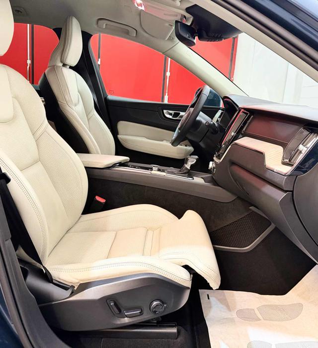VOLVO XC60 D5 AWD Geartronic Inscription