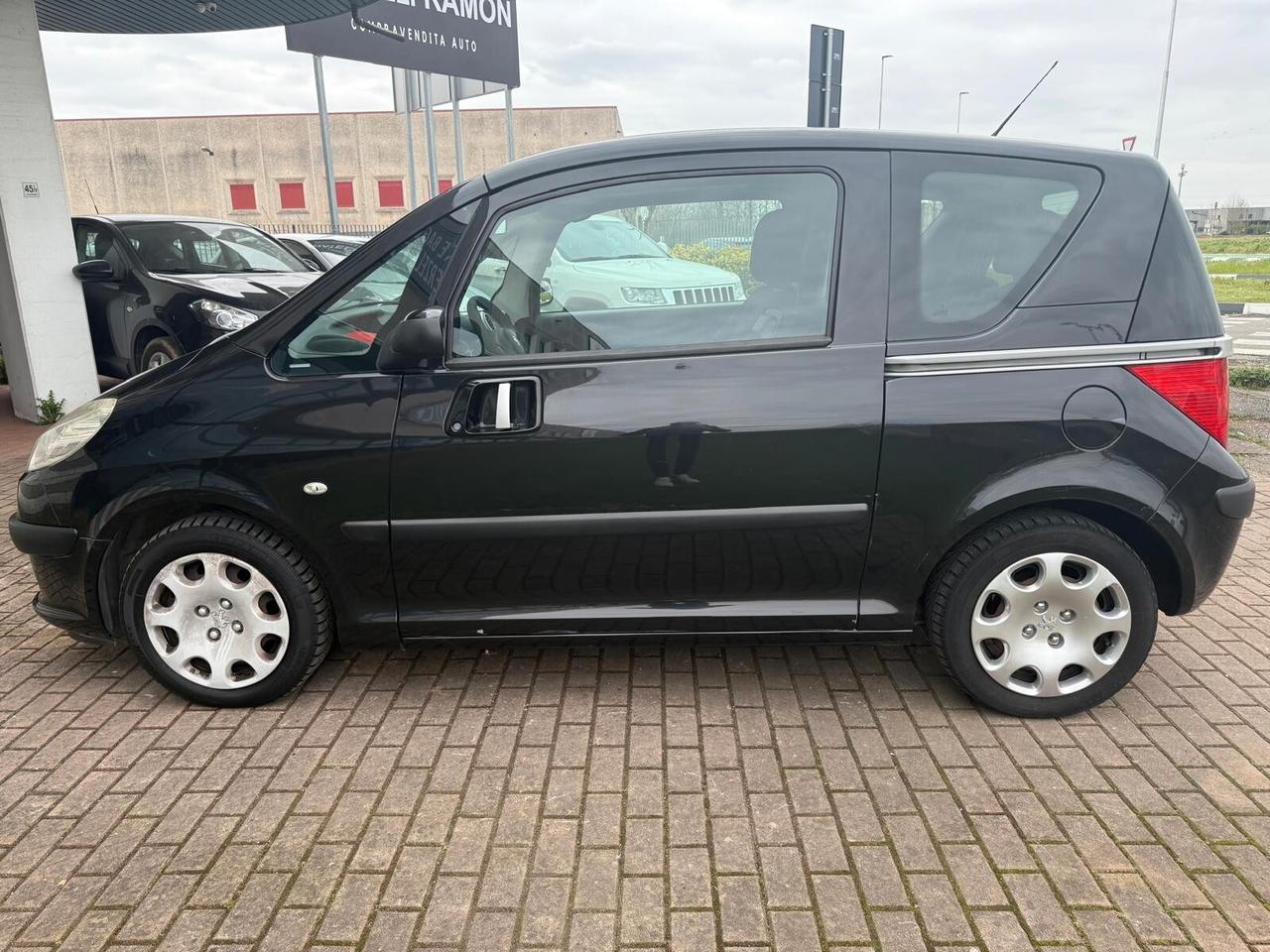 Peugeot 1007 1.4 HDi Happy