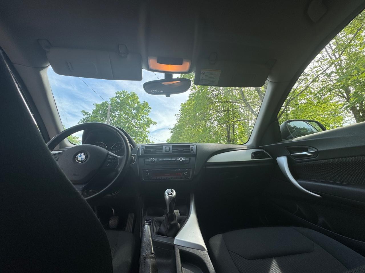 Bmw 114 114i 3p. Unique