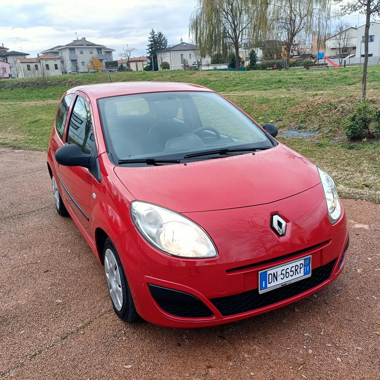 Renault Twingo 1.2 neopatentati pronto uso