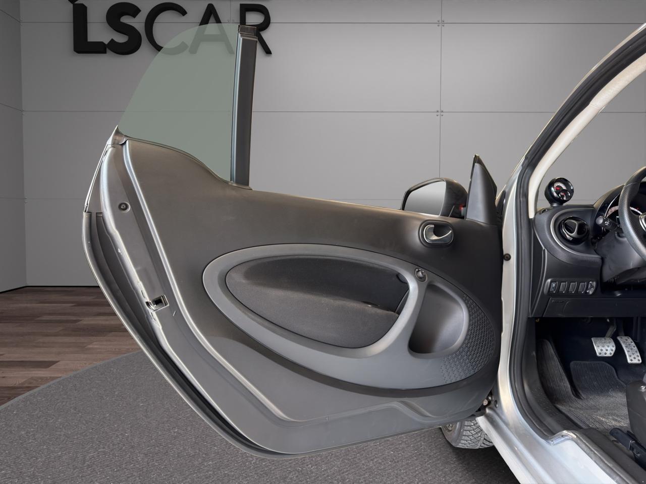Smart fortwo coupe 0.9 Passion Turbo 90cv - Unico proprietario - Promo finanziamento - Cerchi in lega 16" - Luci Led - Tetto panoramico - Schermo touch - Sport Pack