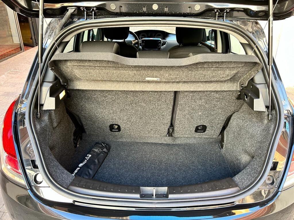 LANCIA Ypsilon 1.0 FireFly 5 porte S&S Hybrid Gold